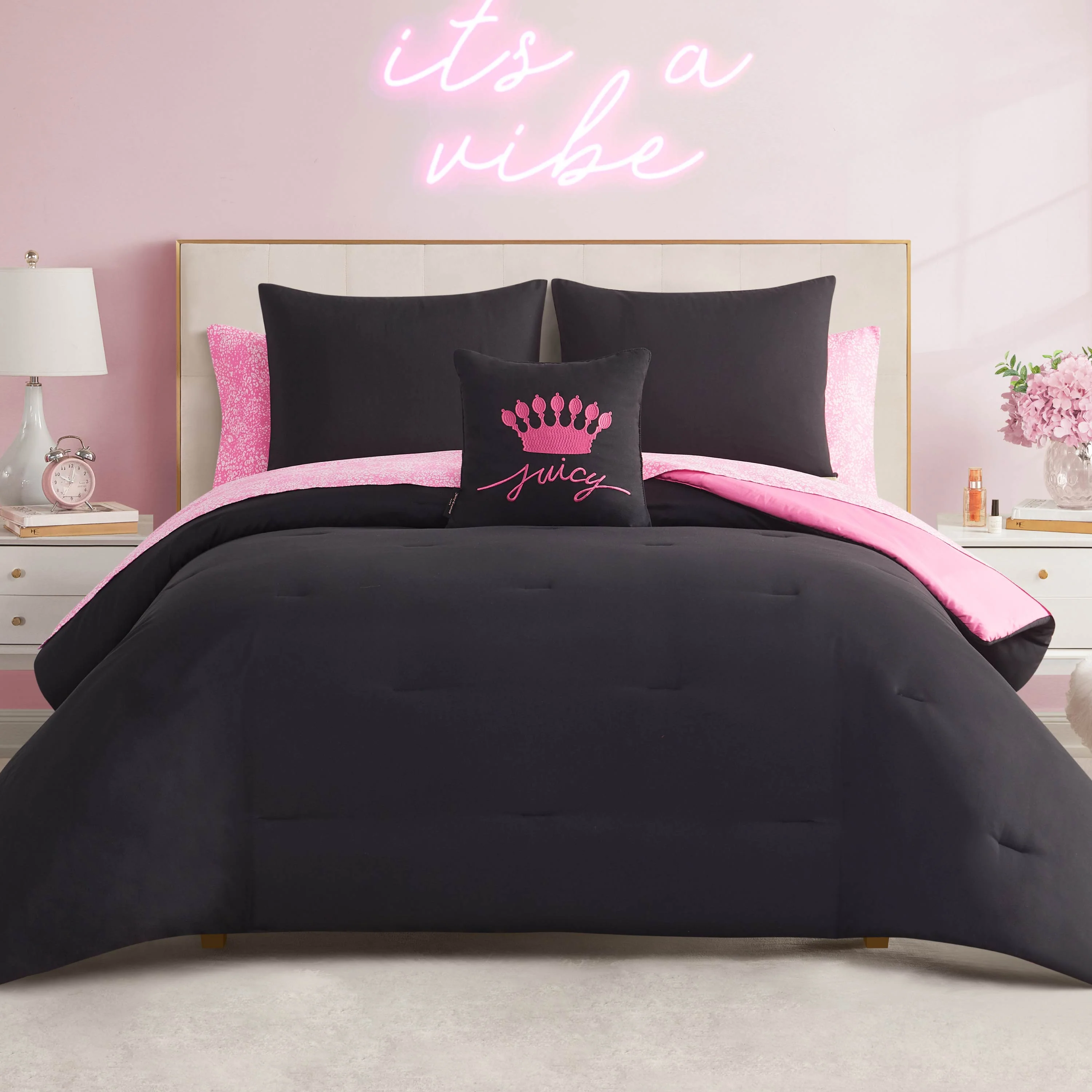In The Wild Solid Reversible Bed in a Bag Bedding Set - Image 3