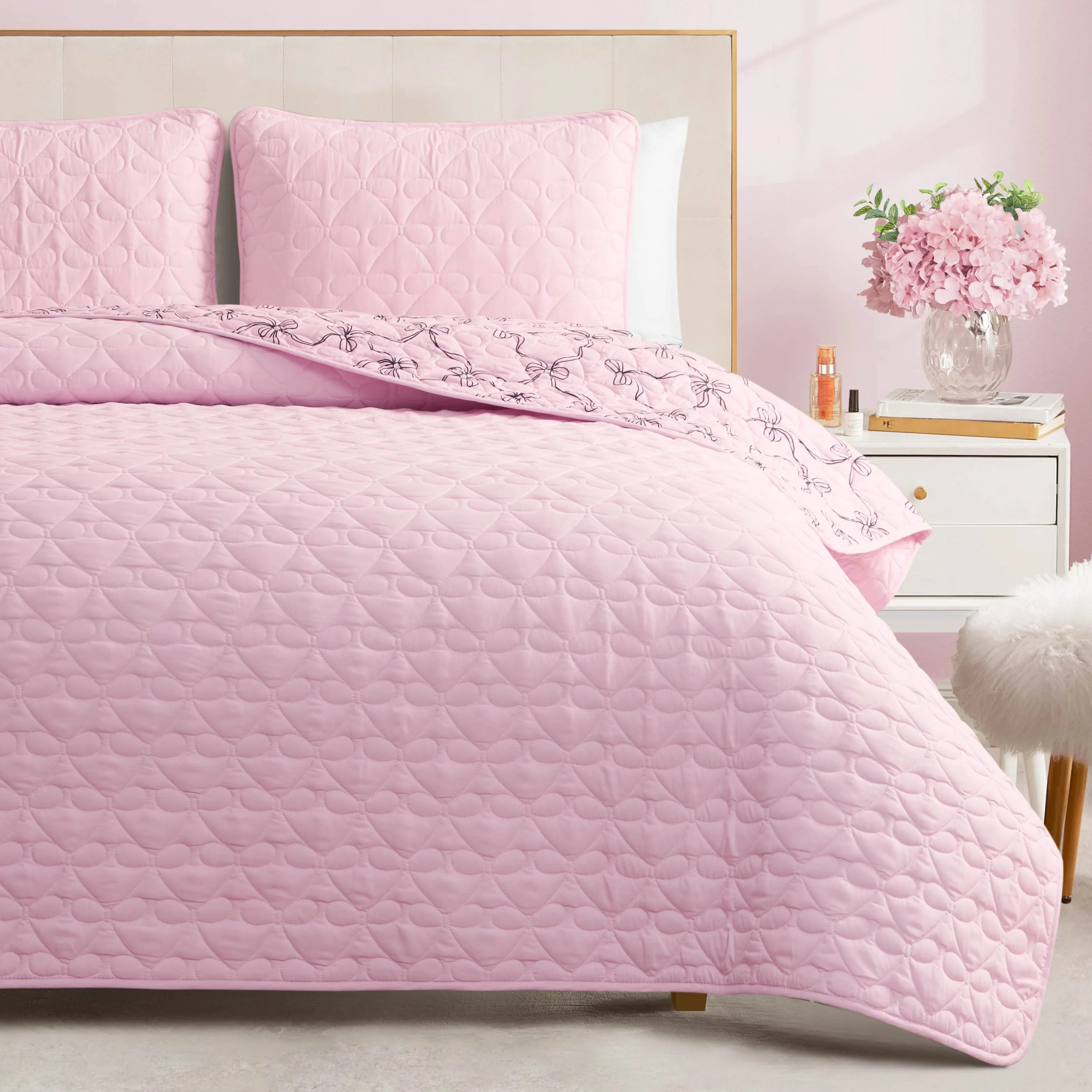 Luxe Bow Reversible Quilt Set - Image 3